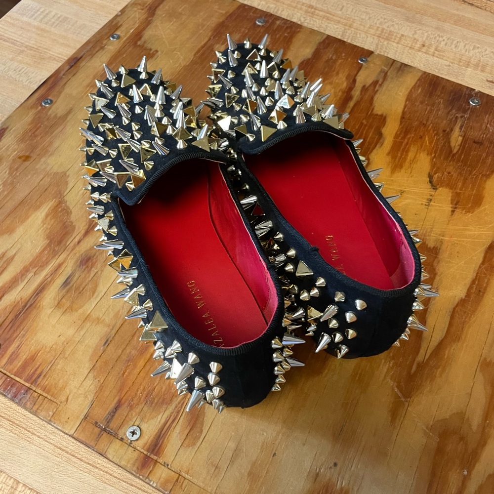 81/2 Black GOLD spikes SHOES - Picture 2 of 3